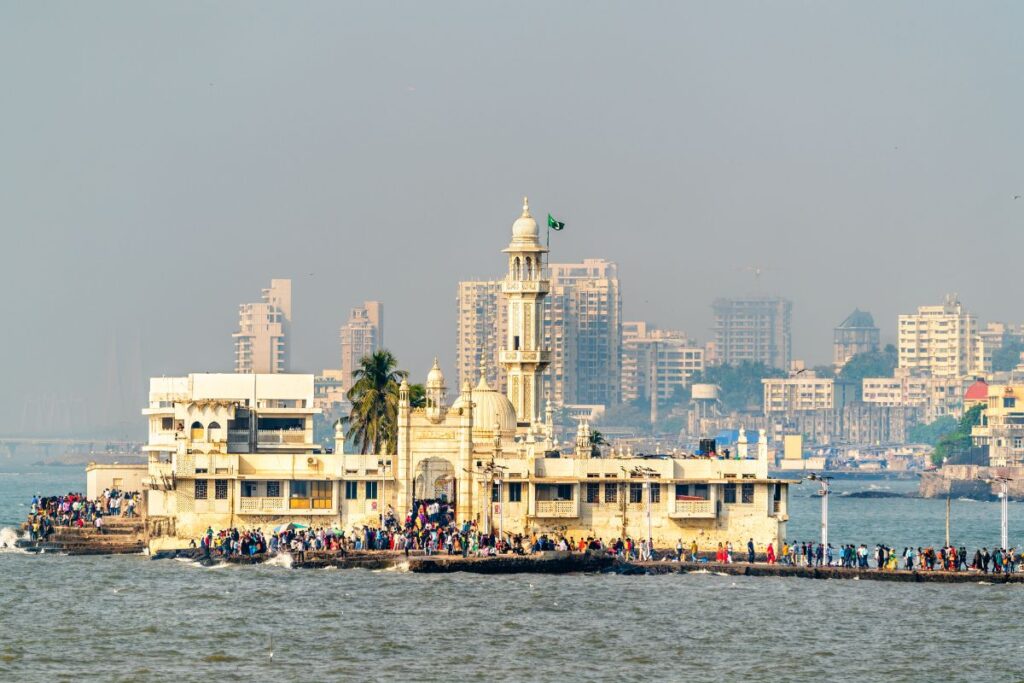Haji Ali Dargah, one of the best historical sites in Mumbai