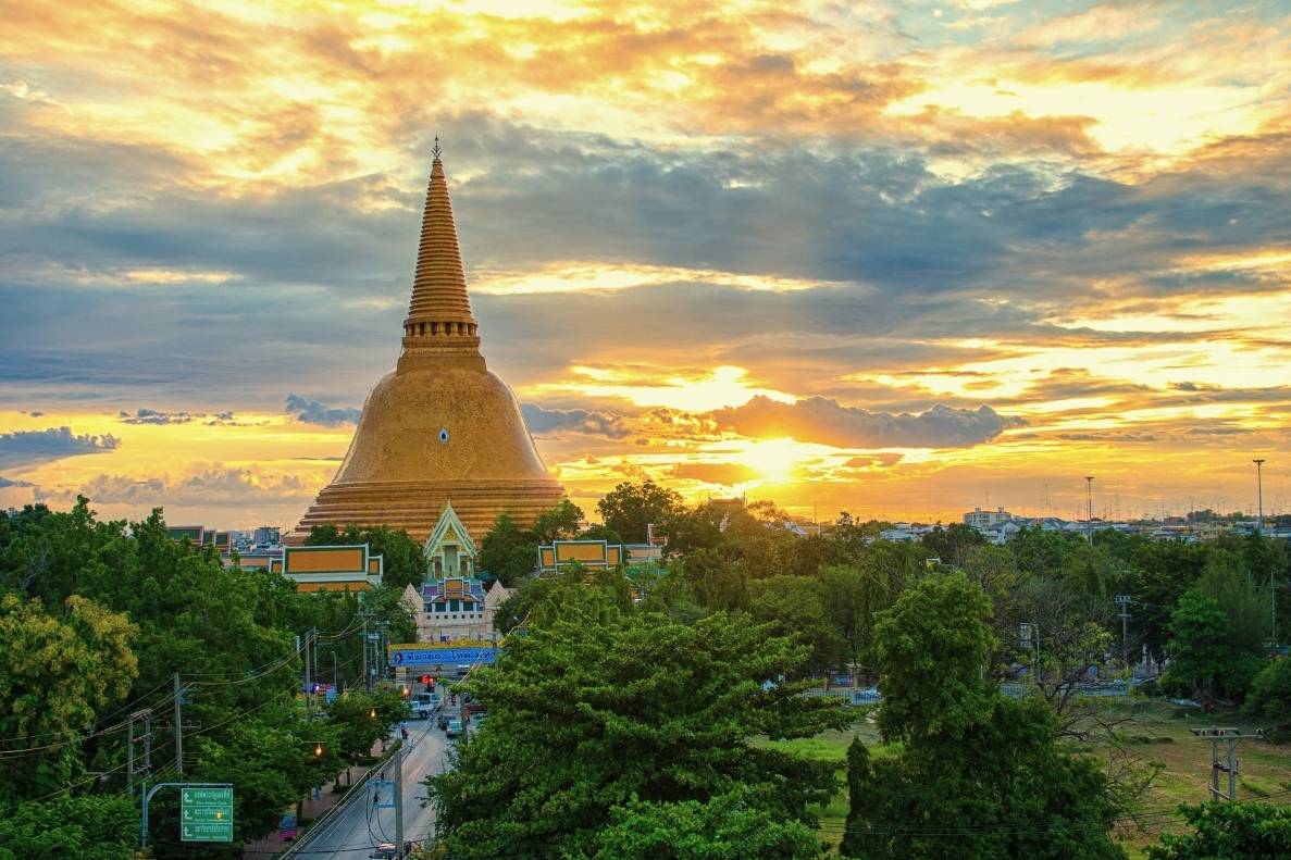 Pra Pathom Chedi, one of the best historical places in Thailand